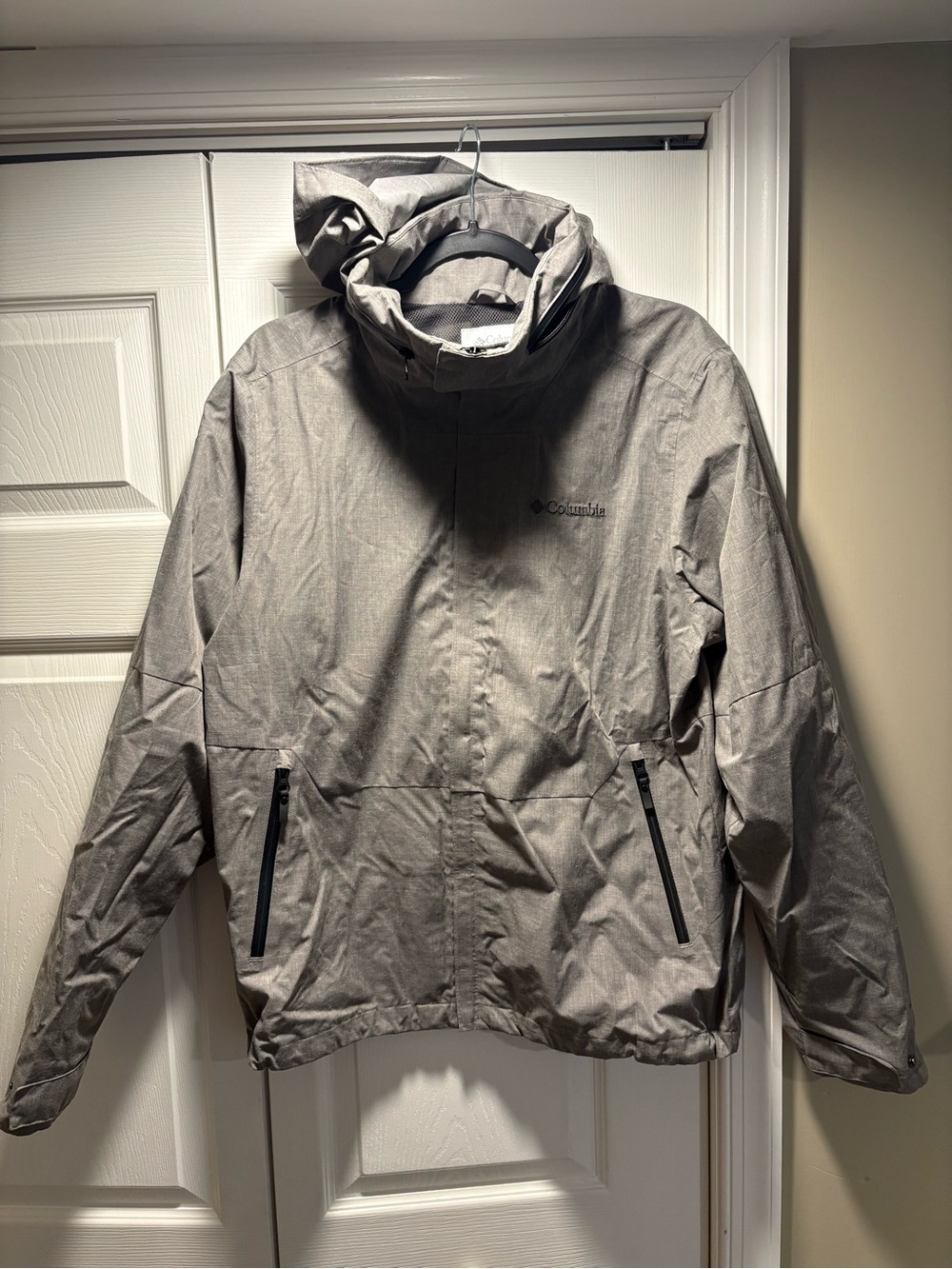Columbia Men's Hooded Rain Jacket in Light Gray Heather